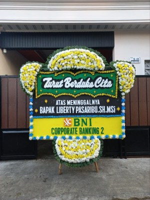 Papan Bunga Duka di Pelambuan